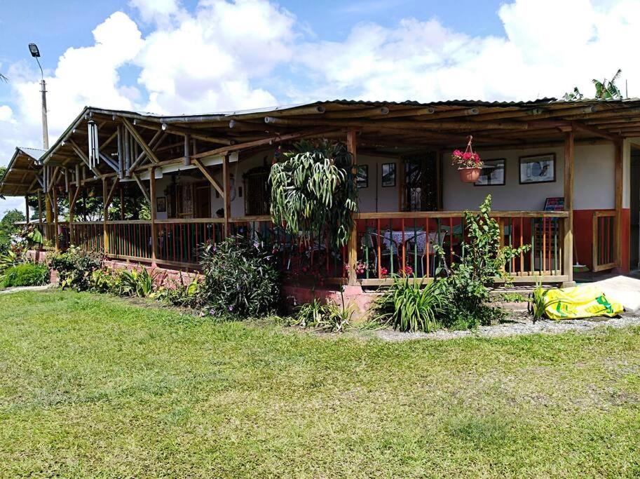 Finca En El Quindio Arrullo Cafetero Quimbaya Bagian luar foto